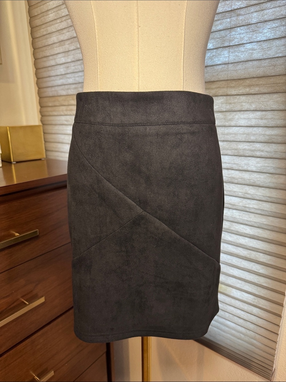 NWOT MANGOPOP Faux Suede High Waist Mini Skirt. Size Small